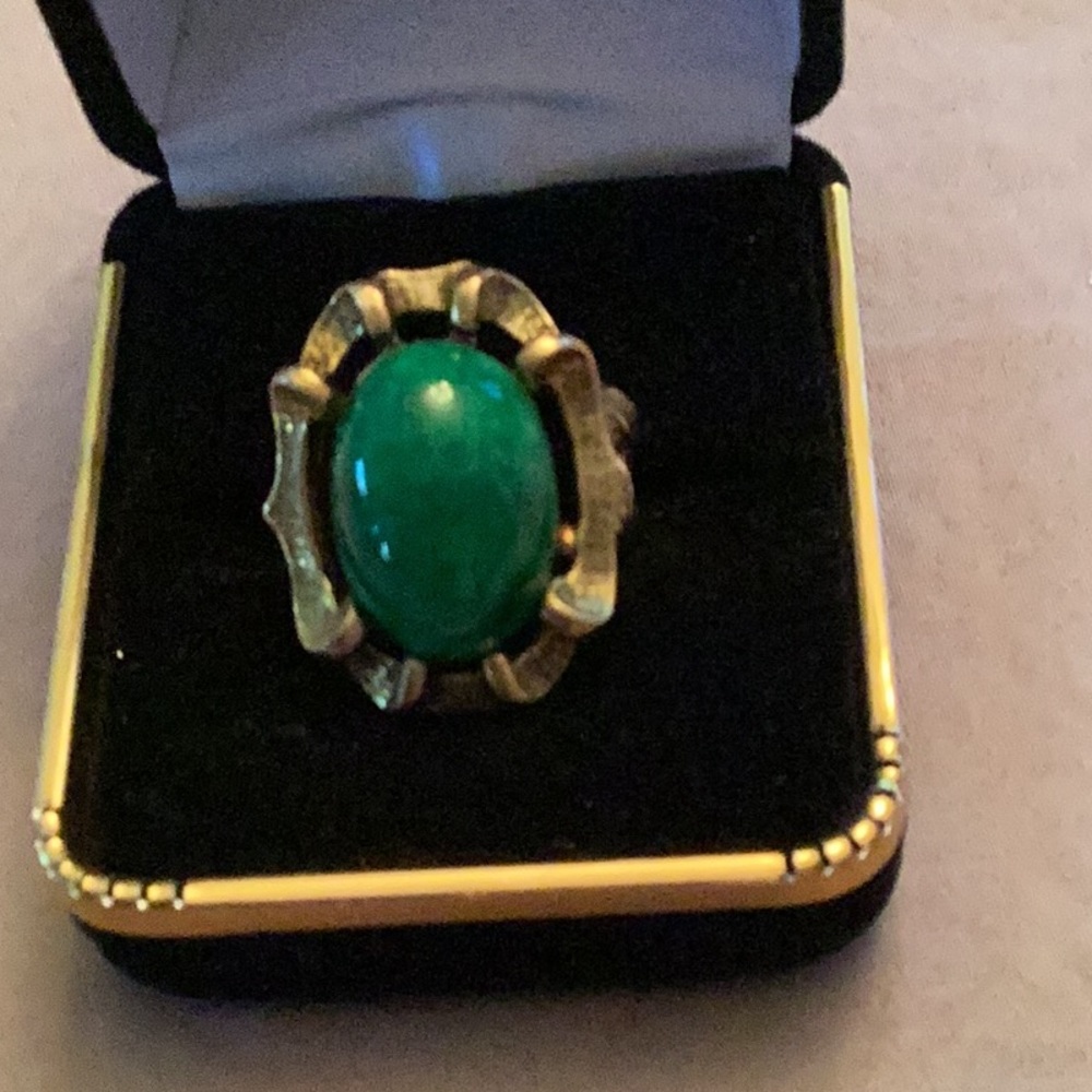 Green jade and gold ring, size 5.5.